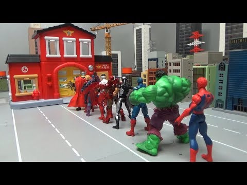 Spiderman 10 Super heroes <strong>enter</strong> firestation toys <strong>play</strong> 스파이더맨 10명 슈퍼히어로 소방서 들어가기 장난감 놀이