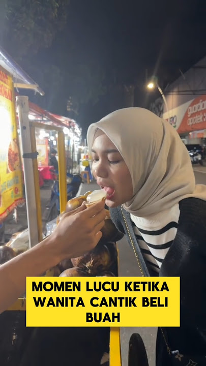 Funny moment when a beautiful woman asks to be fed by a trader makes you laugh ‼️‼️ #laugh #funny...