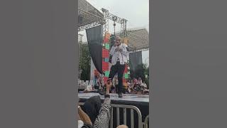T. R. I. A. D. feat HUSEIN.   baru saja menghibur di Pekanbaru.Lagu   'Makhluk Tuhan Paling Sexi'