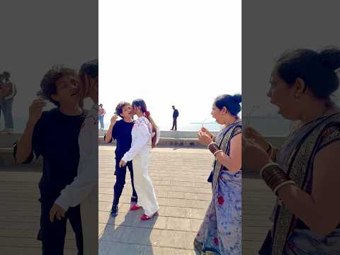 Ladki Ne Muje Pyar Se Kiss Kar Liya Youtube Youtubeshort Yt Kiss Viral Trending Candy 