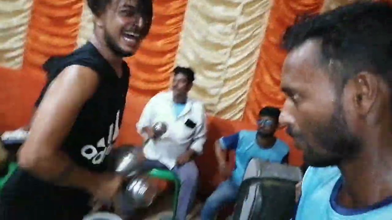 চোখ তুলে দেখো না কে এসেছে। নতুন করে আবার বিয়ের সানাই বেঁধেছে।।।। ❤️❤️❤️❤️❤️❤️❤️🎸🎸🎸