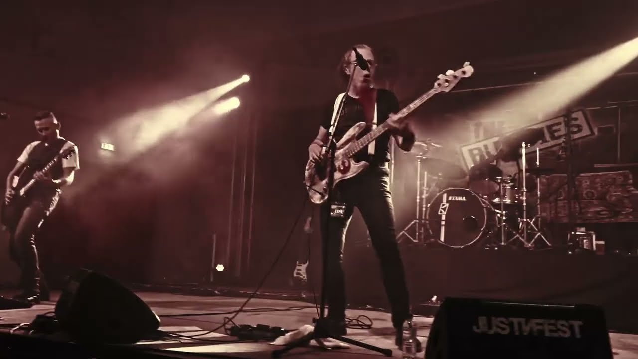 THE BUNDIES - Under Fire