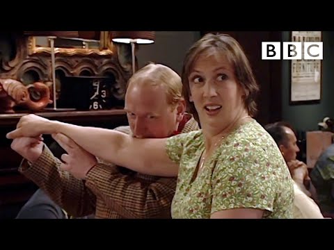 Video: Wat is er mis met Miranda Hart?