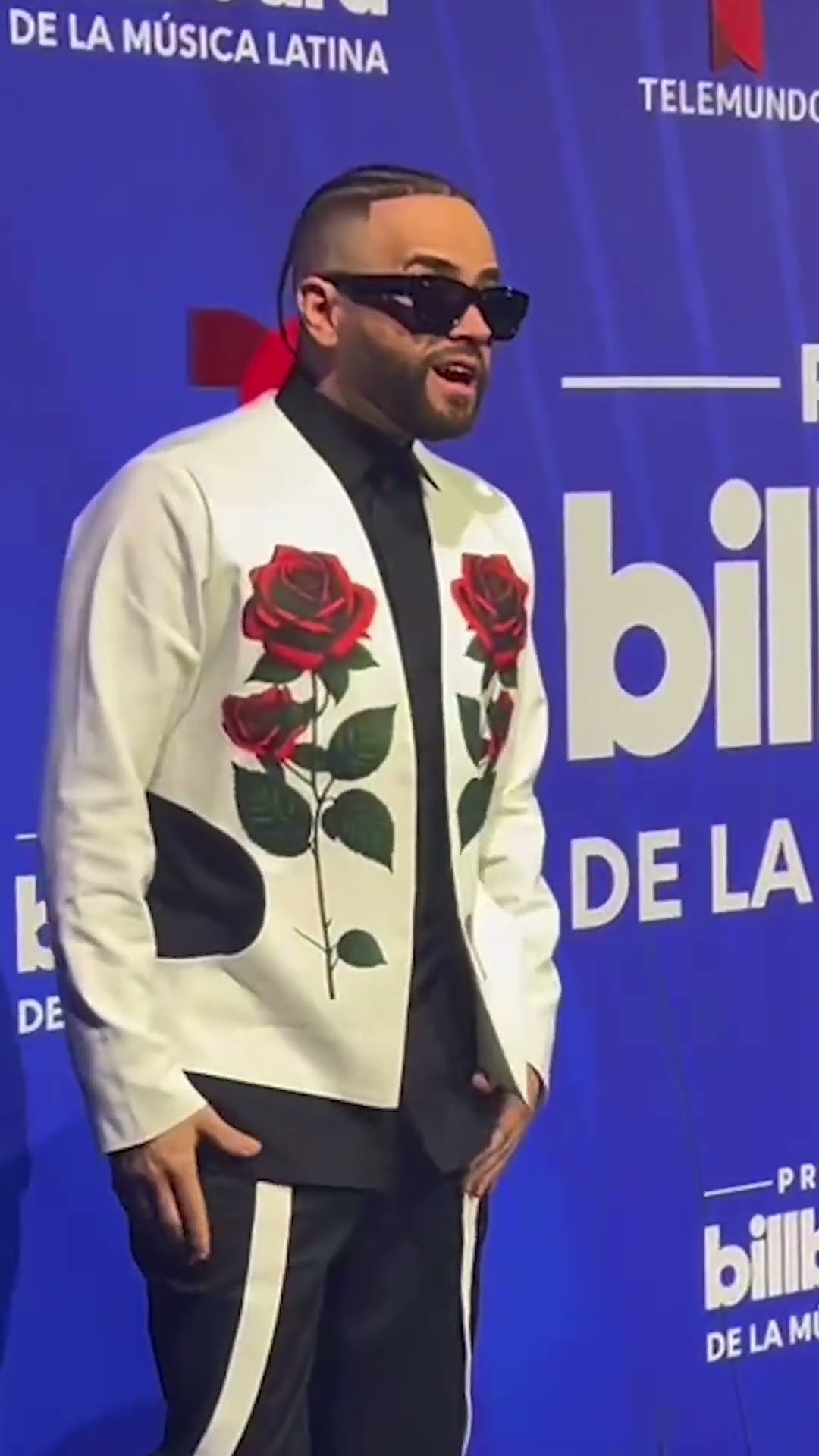 OMG ? Nacho trae todo su flow a los #Billboards2024 ? ¿Qué te parece su look? #Shorts