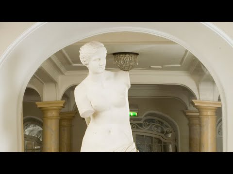 1 Venus de Milo