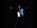 "Маски" Максим Аверин исполняет стихи Высоцкого в спектакле «Все начинается с любви»