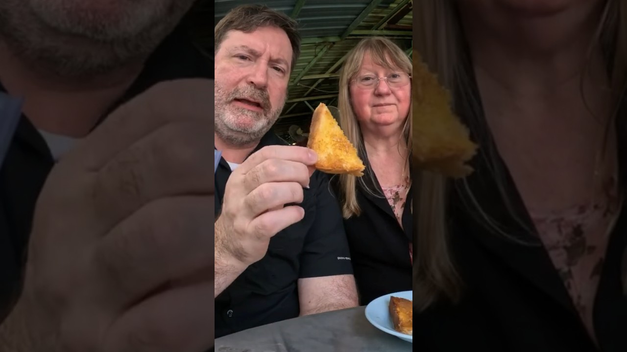 🇲🇾🍞 Charcoal Toasted Kaya Toast: Breakfast in Georgetown Malaysia 🍞😀