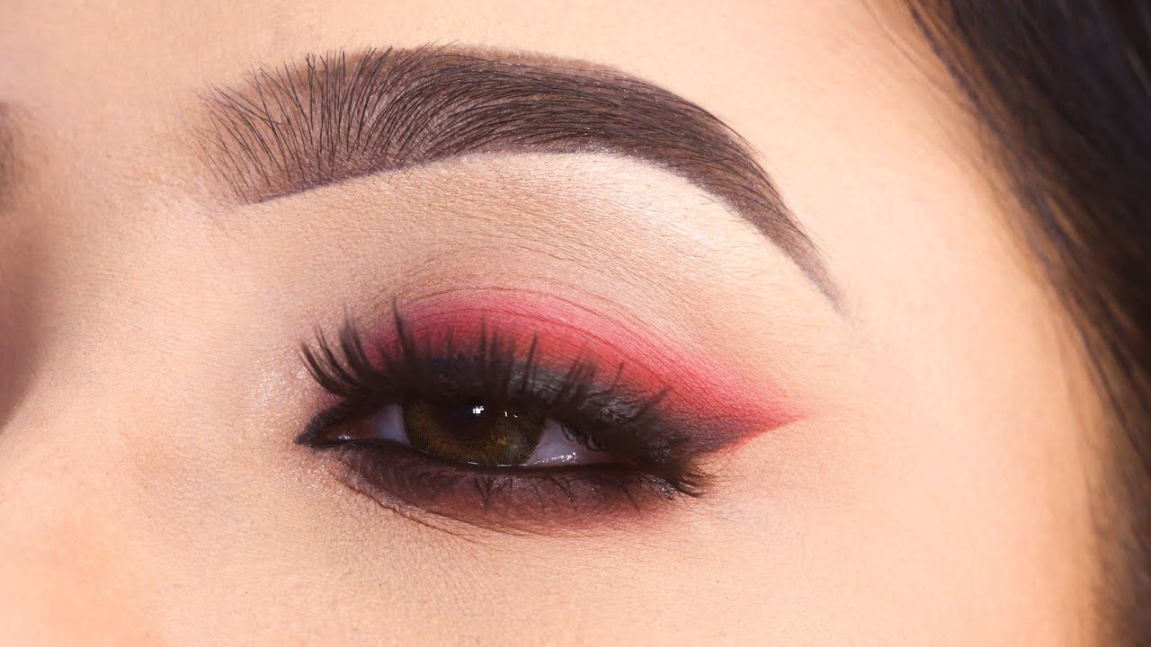 RED SMOKEY WINGED EYELINER LOOK || SIMPLE AND EASY EYE LOOK || SHILPA