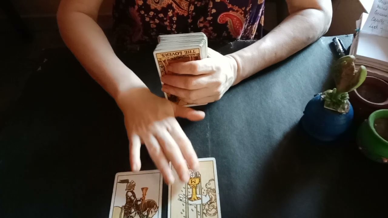Cancer 🦀 future reading'. General tarot reading for people divorced. 