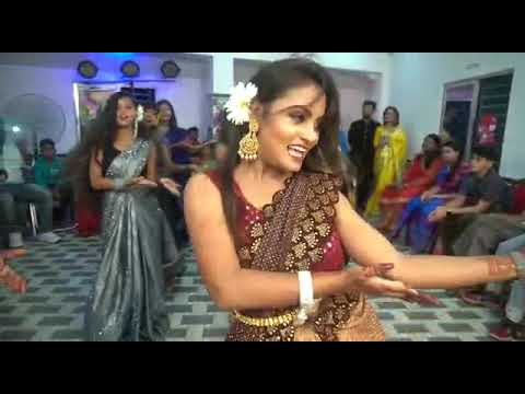 mehendi-hai-rachne-wali-song||marriage-day-all-sisters-surprised-dance