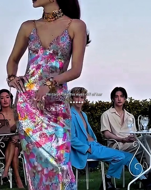 Hyunjin witnessing a goddess in real time 💖 #hyunjin #straykids #versace #fashion #reaction