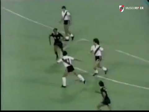 Cosmos (EEUU) Vs River Plate, Copa Aerolíneas Argentinas - Amistoso. Partido Completo (1980)