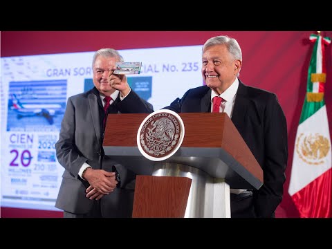 Primer boleto del sorteo equivalente al valor del avión presidencial. Conferencia presidente AMLO