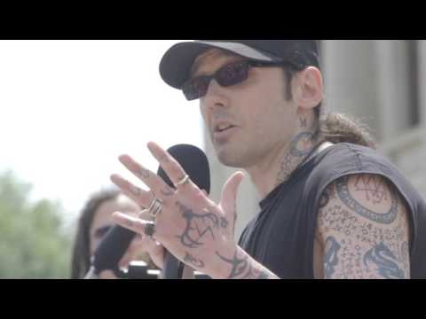 Anti-death penalty rally in Arkansas with Johnny Depp, Damien Echols