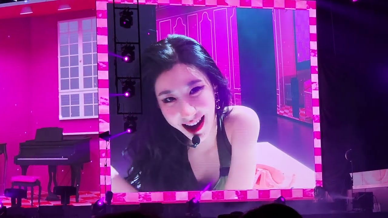 ITZY CHECKMATE Chaeryeong Stage (Bloodline) + Yeji Stage (Hotter than Hell) + CHESHIRE (DAY 1) 4K