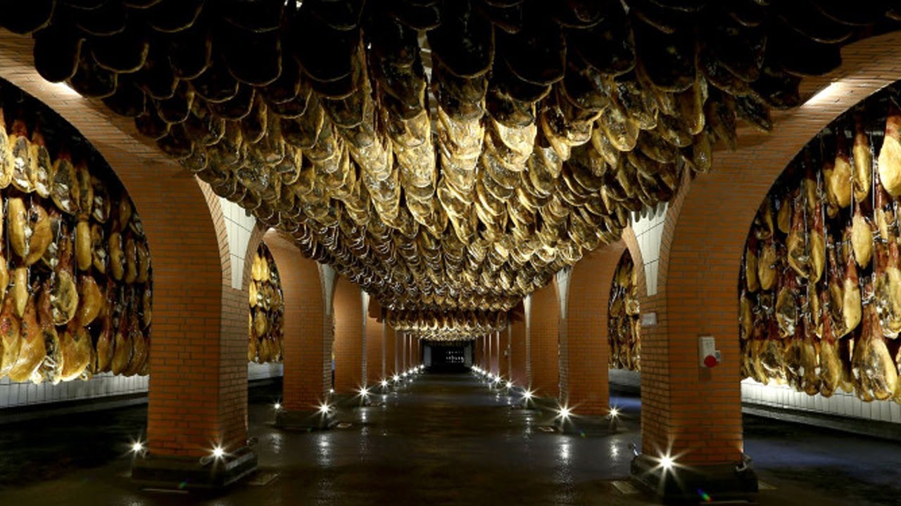 Cinco Jotas nos ayuda a seleccionar el mejor Jamón 100% Ibérico de Bellota para la Navidad