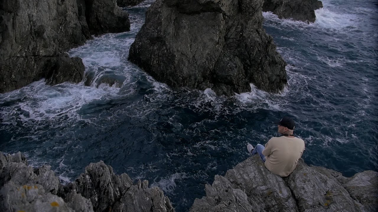 MAJSELF & GRIZZLY - VLNY |Official Video|