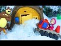 Зимние Игры Маша и Медведь Мультик с игрушками