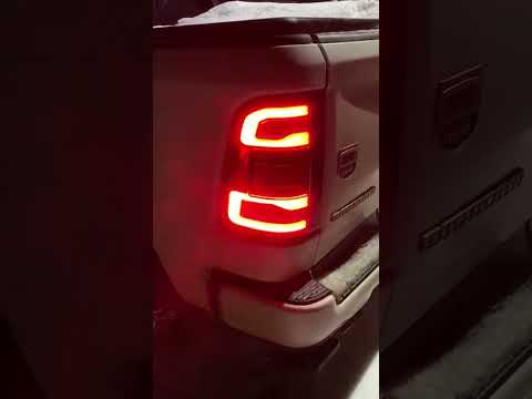 Задние фонари для Dodge Ram 1500 19-21светодиодные с желтыми поворотниками