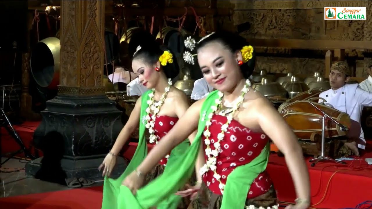 Tari Gambyong Pareanom Classical Javanese Dance By Ema Susi Tutik