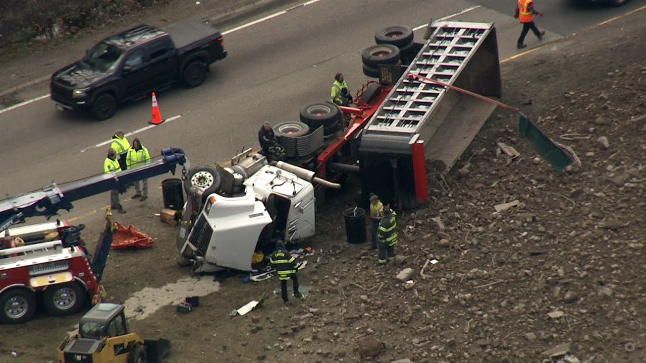 Dump truck rollover on interstate ramp in Canton causes big backup ...