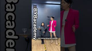 Luyện Tập Giữ Thăng Bằng Khi Catwalk Với Ly Nước Đầy | Practicing Catwalk With A Full Glass Of Water