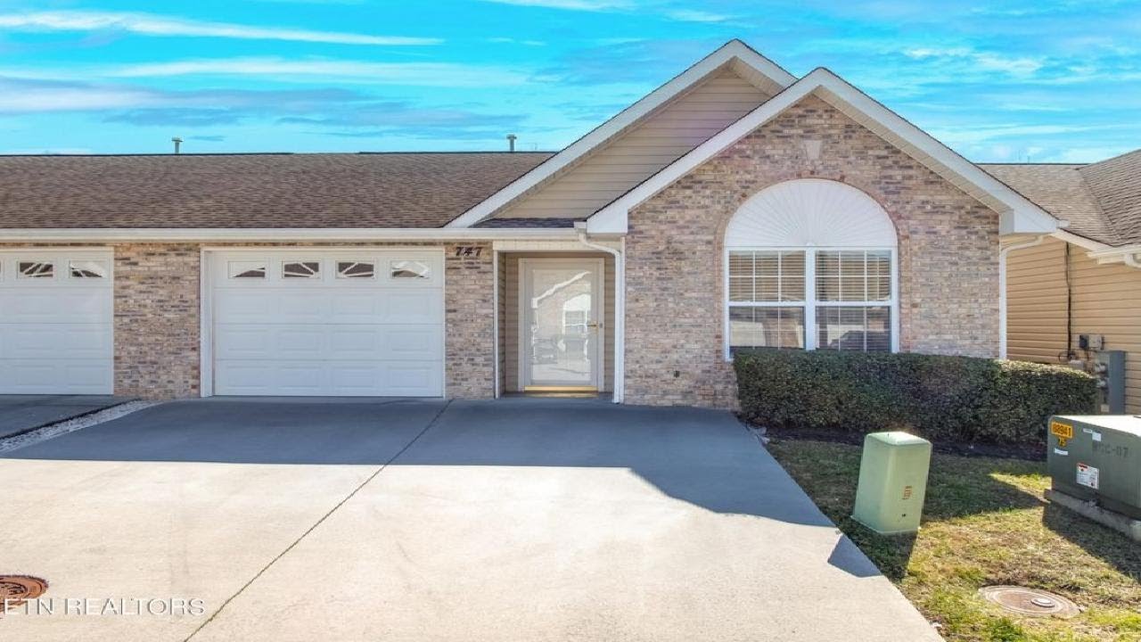 747 High Point Way, Knoxville, TN Presented by Angie Cody Real Estate