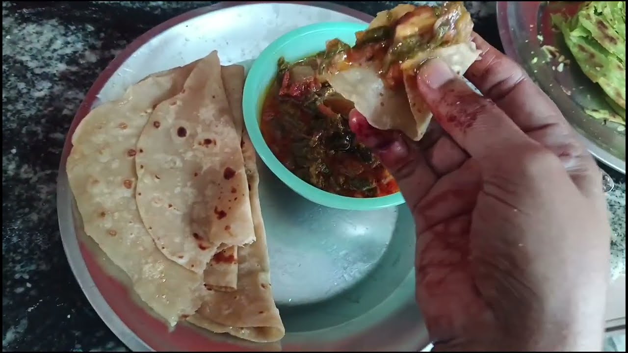Palak paneer coconut pest gravy very tasty with serve wheat flour roti