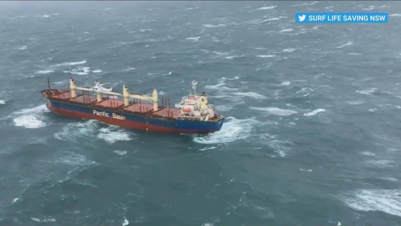 Cargo ship at risk of crashing into cliffs south of Sydney