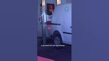 RAMKRAAK met BESTELBUSJE bij JUWELIER in GOES