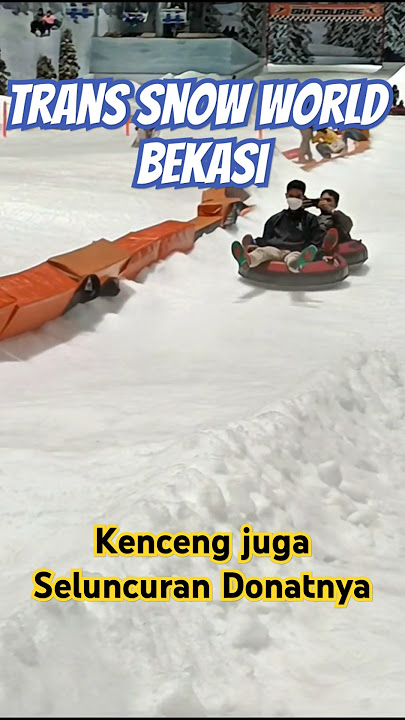 Meluncur dulu di es, eh salju yuk. #transsnowworldbekasi #mainsalju #hujansalju