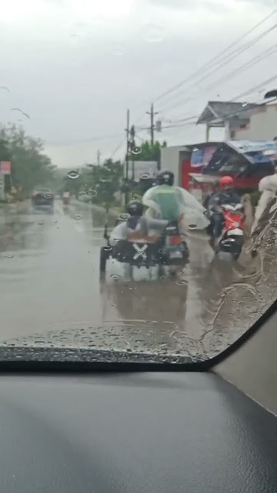 Hujan kini engkau telah datang