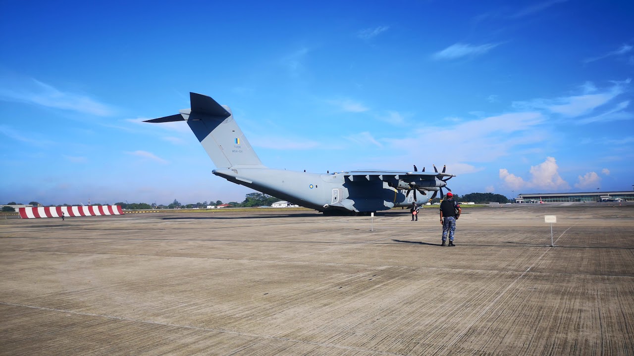 Royal Malaysian Air Force Airbus A400M M54-04 RMAF 22 Squadron - YouTube