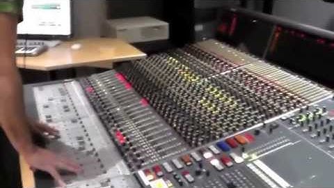 NO-INPUT MUSIC (NIMB): ELECTROACOUSTIC PIECE LIVE ON A NEVE VR LEGEND