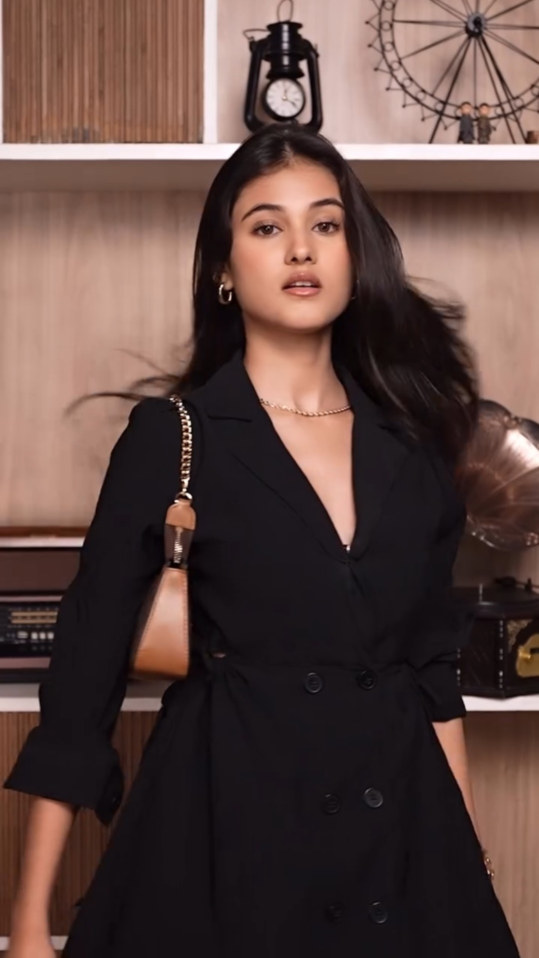 Glow up vibes! She’s owning the #ChalKudiye moment ?? #jigra #newsong