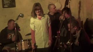 Chuck it - Julia Lee (cover) jamsession @mojo music club