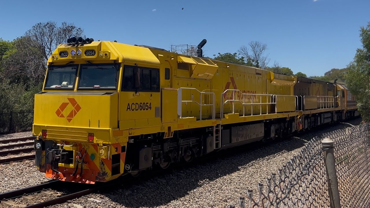 Aurizon intermodal | 6MP1 with ACD6054, ACD6057, CLF5 & a crew car 