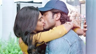 Adah Sharma and Esha Gupta All Hot Kissing Scenes in Commando 2