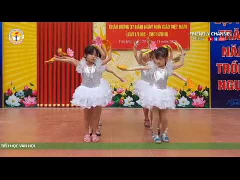 Video Múa BỤI PHẤN 20-11 | Tốp múa lớp 1C Chúc mừng Thầy cô... - YouTube