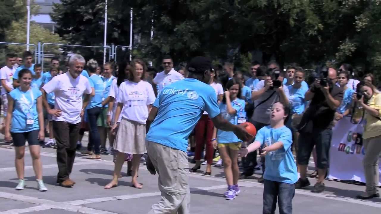 danny glover disability danny glover and edin dzeko play ball for children with danny glover disability danny glover and edin dzeko play ball for children with