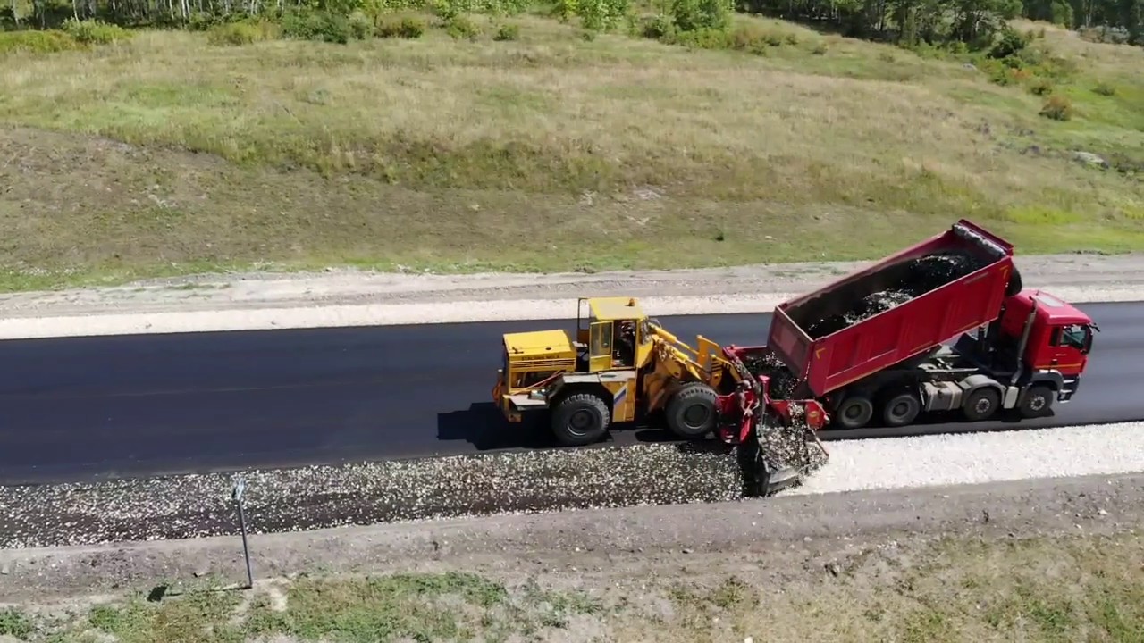 Ютуб сильное видео. Отсыпщик обочин HYDROG DG-3000. Укладчик обочин HYDROG DG-3000. Отсыпщик-укладчик обочин HYDROG DG-3000. Щебнераспределитель HYDROG DG 1500.