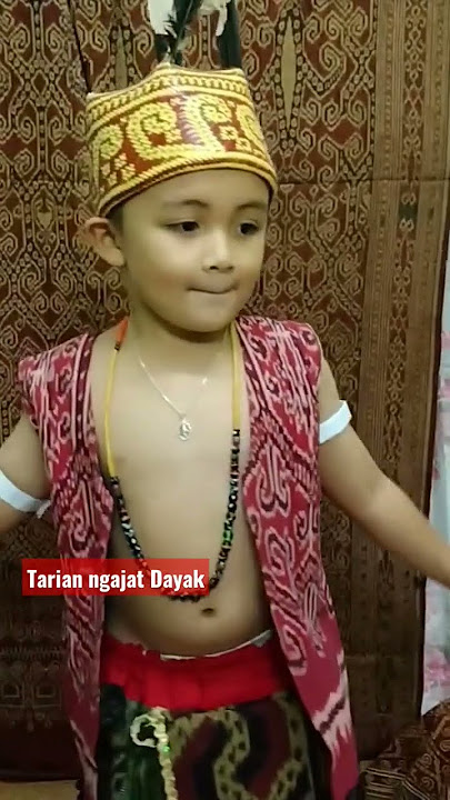 Tarian Ngajat Dayak #rumahpanjang #shorts Ngajat iban laki