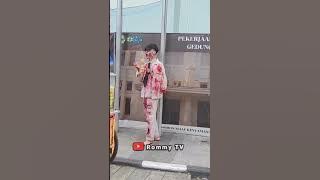 ZOMBIE GANTENG NGEGAS!! Prank Klakson Bus Telolet #shorts #prank #lucu #basuri