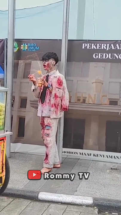 ZOMBIE GANTENG NGEGAS!! Prank Klakson Bus Telolet #shorts #prank #lucu #basuri