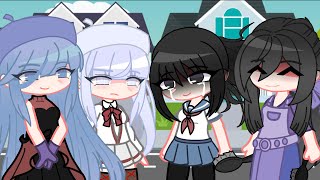 How Megami’s and Ayano’s mom brush their hair | Yandere simulator