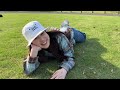新宿御苑の芝生で、ひと休み。 4月下旬〜5月はツツジが見頃。 A Quiet Break on the Lawn at Shinjuku Gyoen