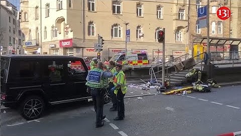 Un automobilista travolge la folla a Stoccarda, in Germania: diversi feriti