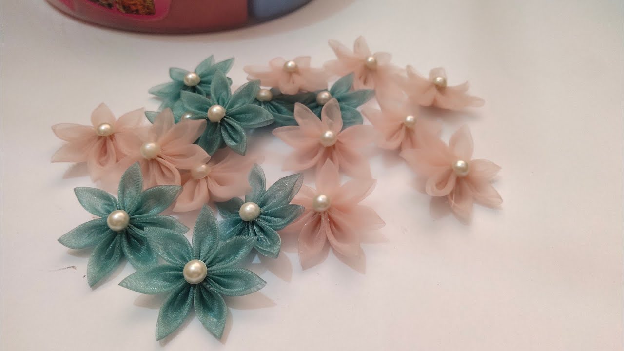 How to make fabric/Ribon flowers - YouTube