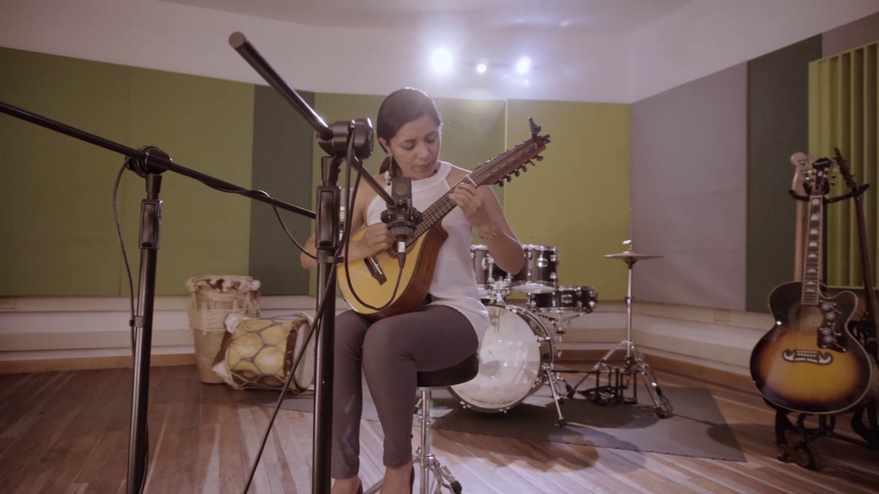 Desde Lejos - Oriana Medina - Bandola Solista