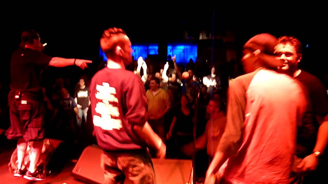 Dog Eat Dog - Jump (Kris Kross cover) live at de Gigant in Apeldoorn 12-09-13